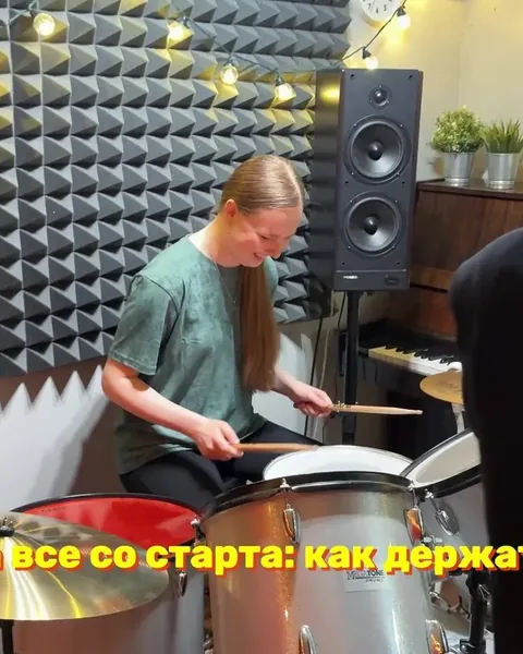 Видео-отзыв ученицы Ирины об уроках игры на барабанах в школе Арт Фа